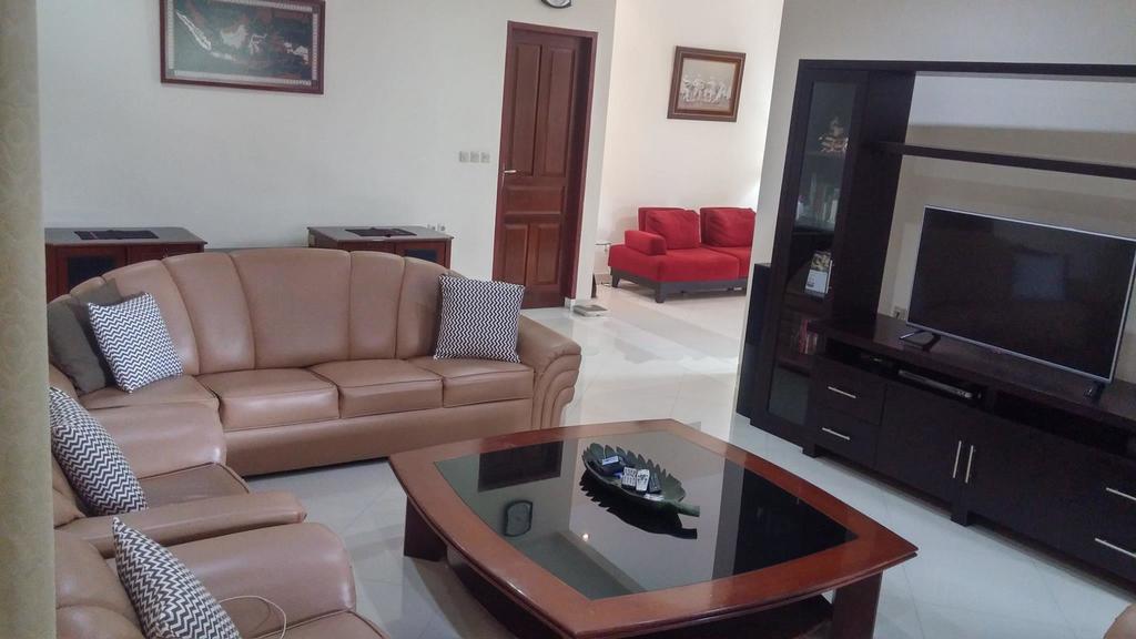 Villa Rumah Ibu Dago Bandung Exterior photo