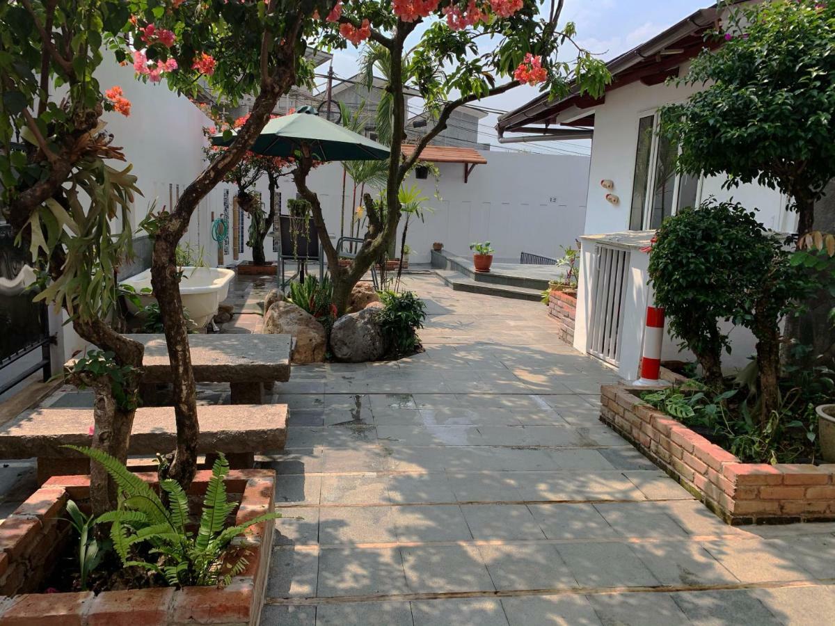 Villa Rumah Ibu Dago Bandung Exterior photo